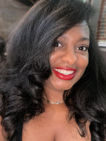 Elizabeth's Journey To Healthy Hair... And How She Created Her Own Empire!